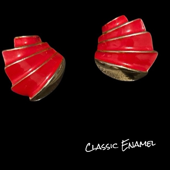 Vintage Red Enamel on Gold- tone Pierced Earrings - Picture 7 of 8